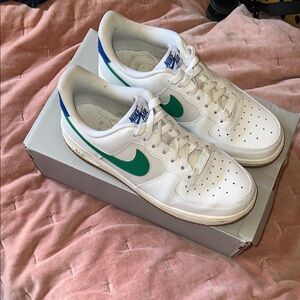 Nike White and Green Sneakers Iconic Style